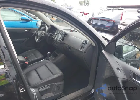 2017 Volkswagen Tiguan Wolfsburg Edition z USA, uszkodzony, nr VIN WVGRV7AX8HW502577